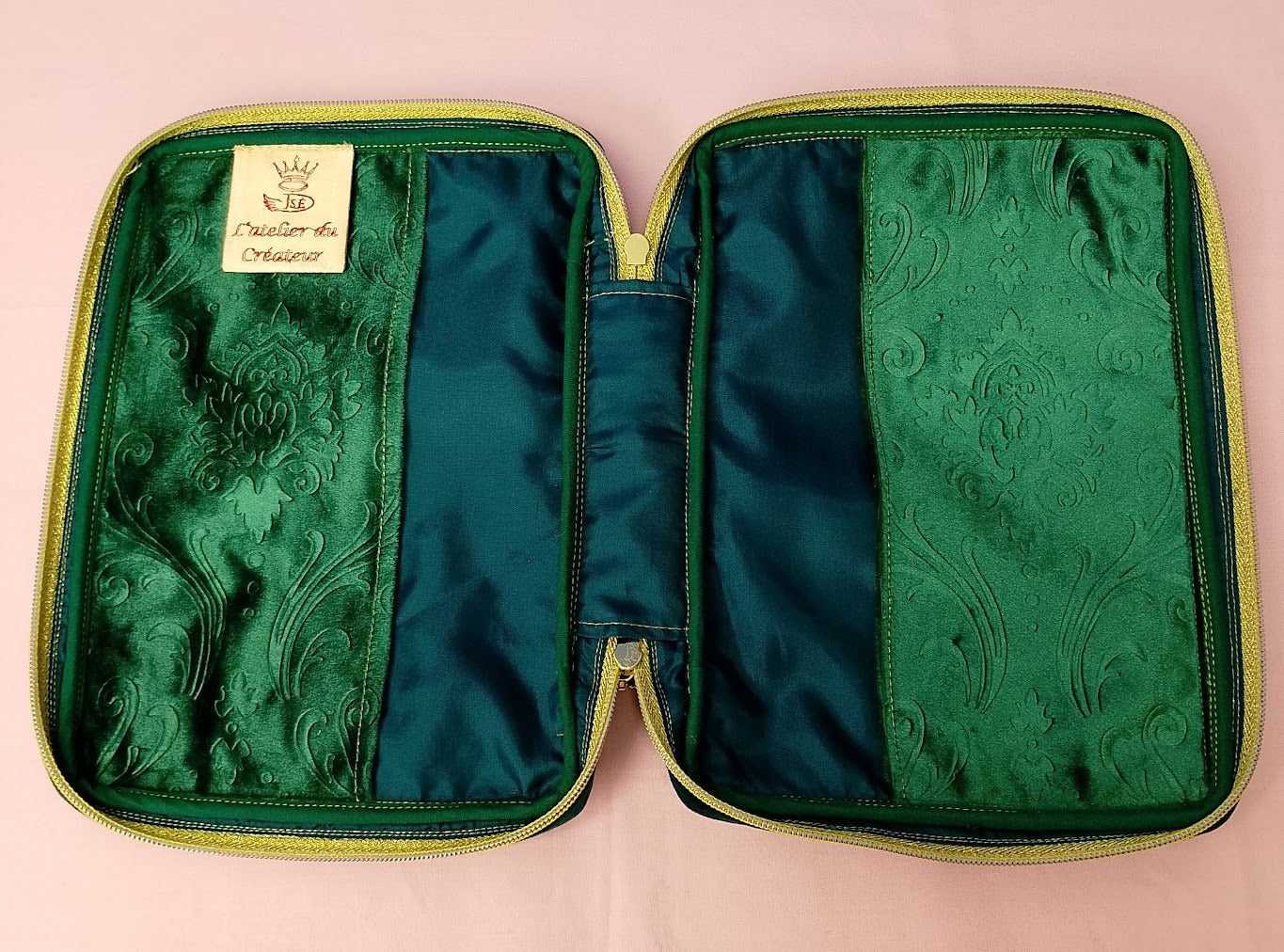 Sacoche Bible Velours Brodé - "La Couronne de Gloire" (2 Timothée 4:8)