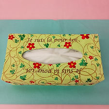 Couvre boîte à mouchoirs verte fleurie