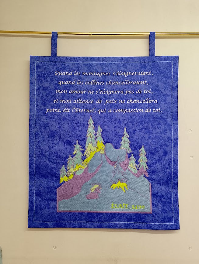 Tenture Murale Fluorescente – "Quand les montagnes…" (Ésaïe 54:10)