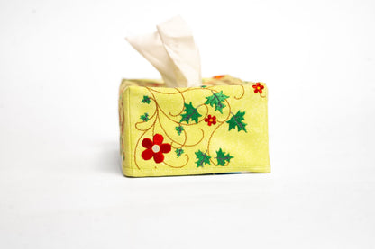 Couvre boîte à mouchoirs verte fleurie