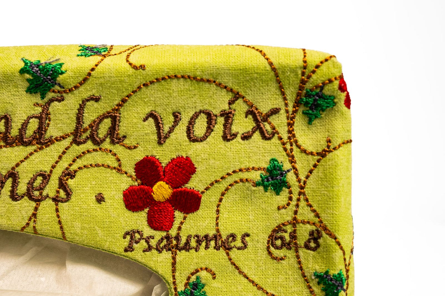 Couvre boîte à mouchoirs verte fleurie