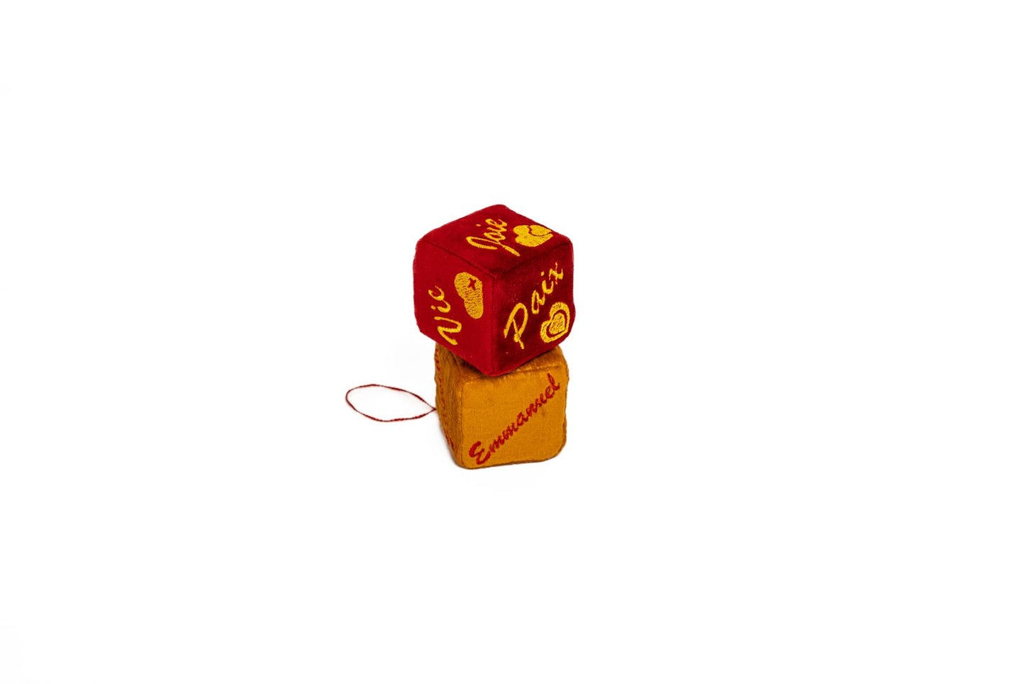 Petits dés décoratifs rouge et jaune