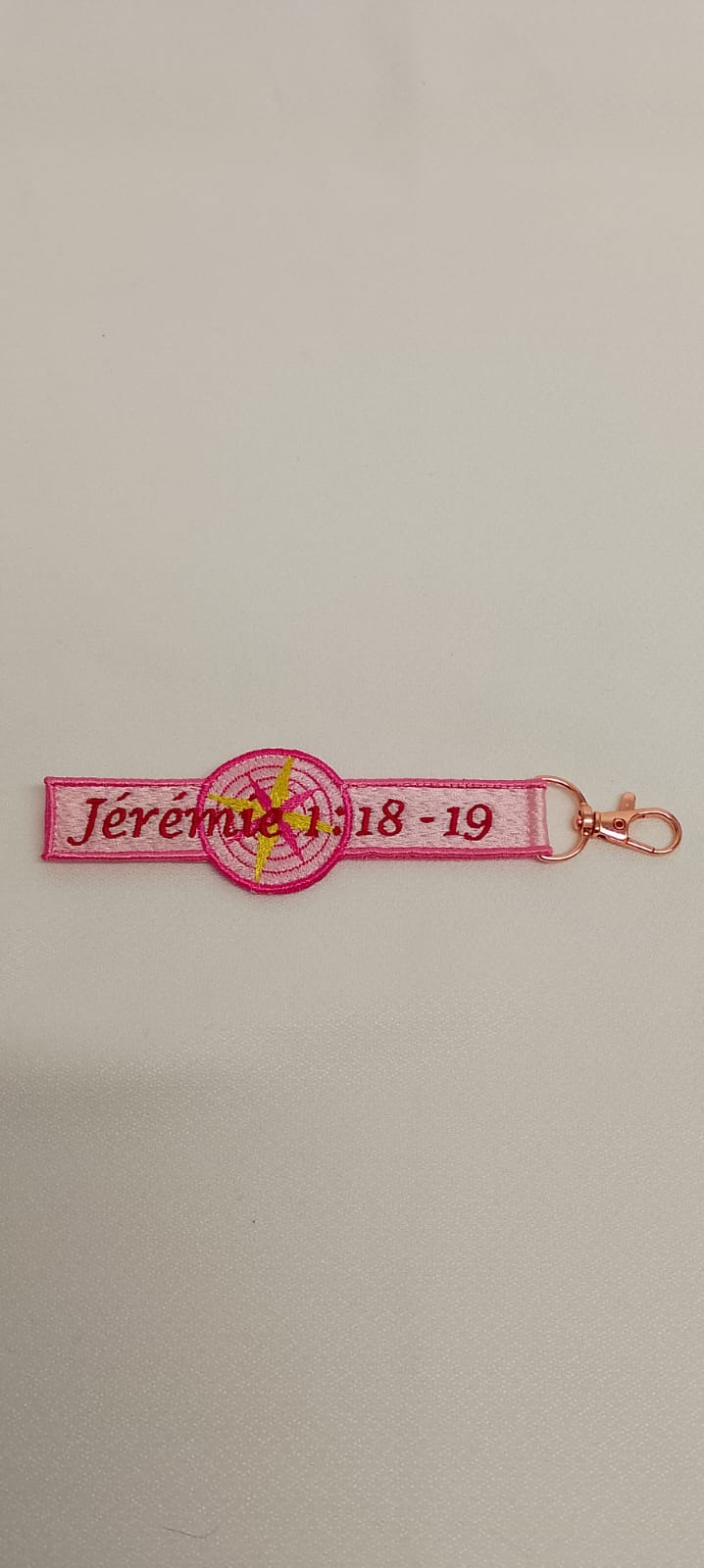 Porte-Clé Brodé - "Invincible"