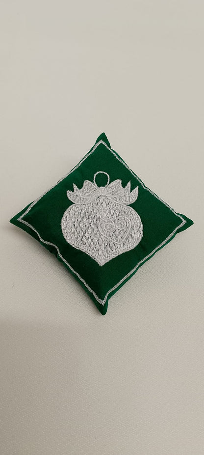 Guirlande Décorative de 4 Mini Coussins de Noël Brodés Personnalisables