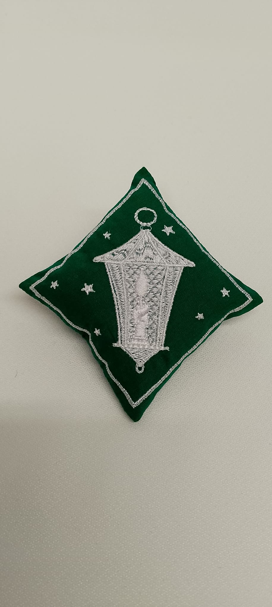 Guirlande Décorative de 4 Mini Coussins de Noël Brodés Personnalisables