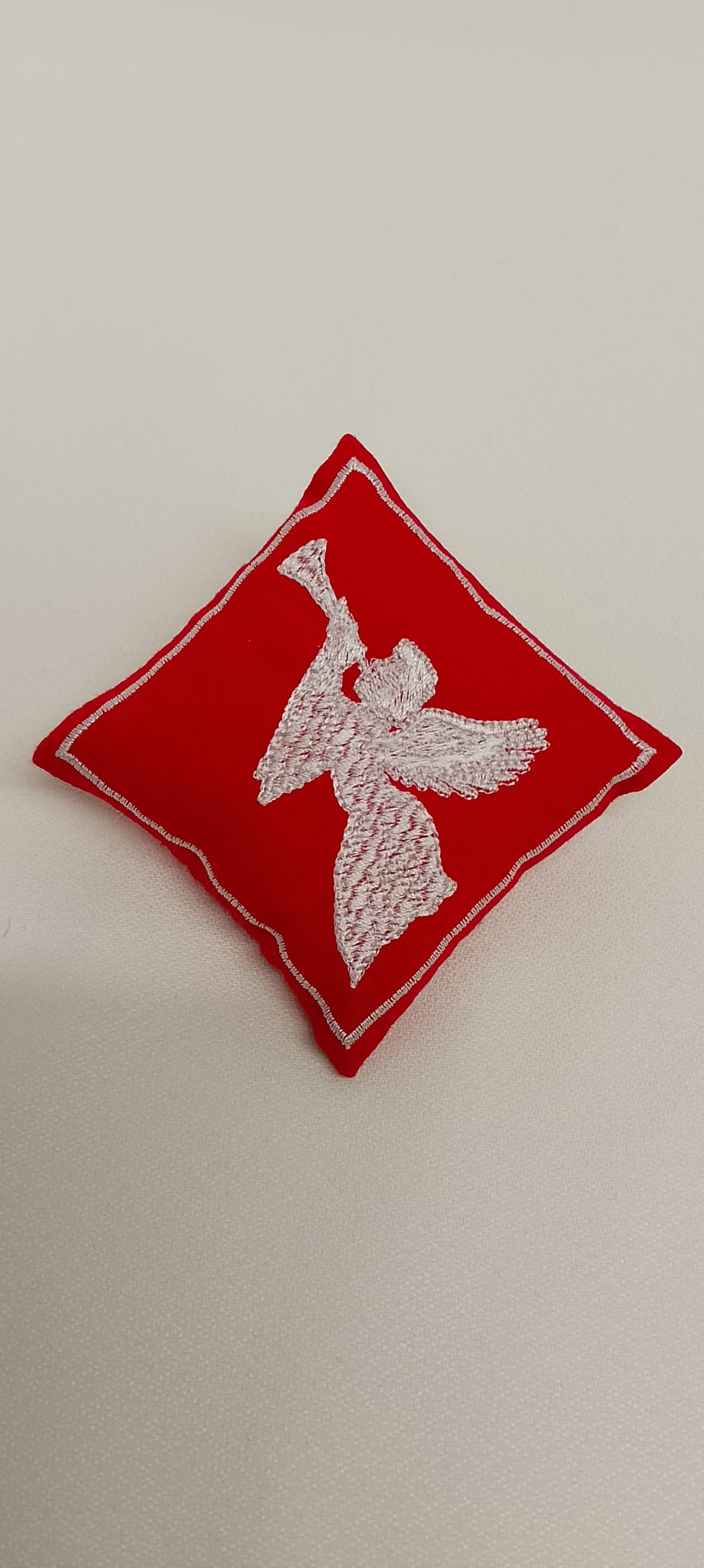 Guirlande Décorative de 4 Mini Coussins de Noël Brodés Personnalisables