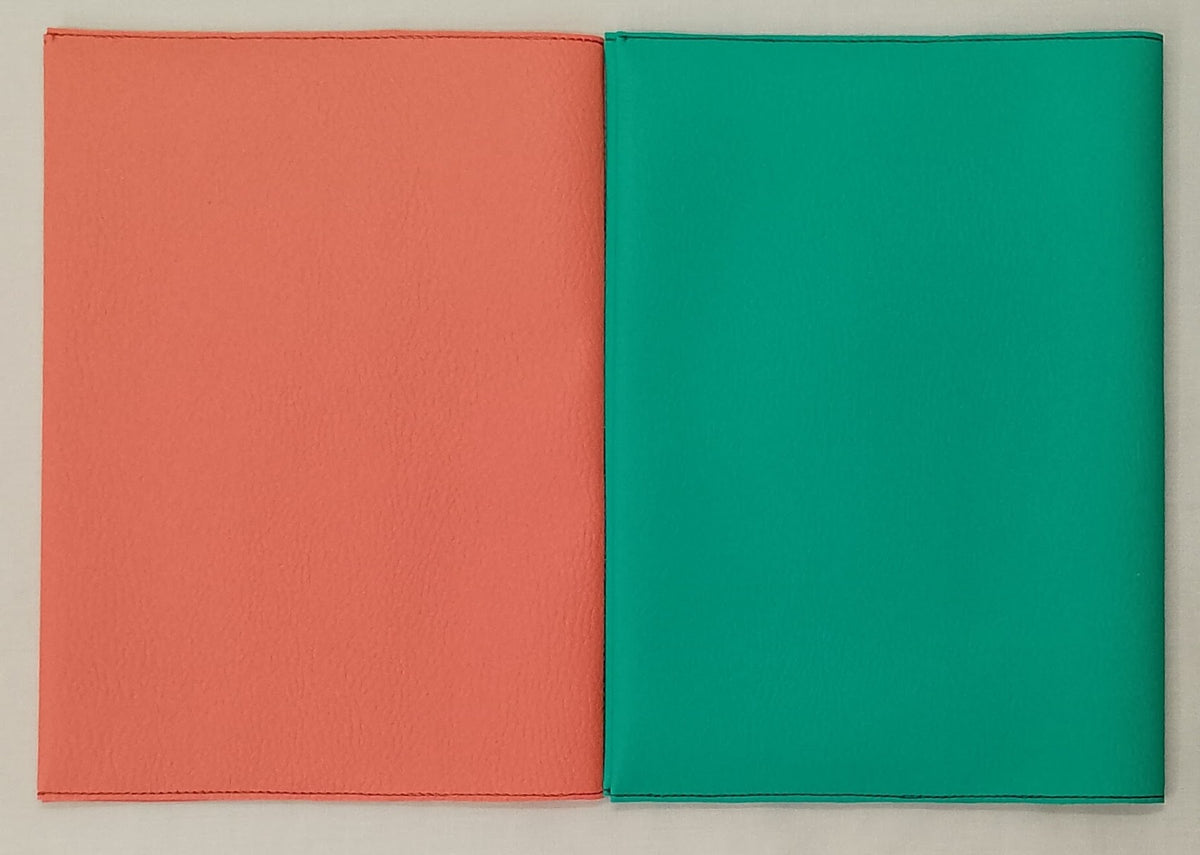 Couvre-carnets de santé - intérieur ouvert avec logo L'Atelier du Créateur