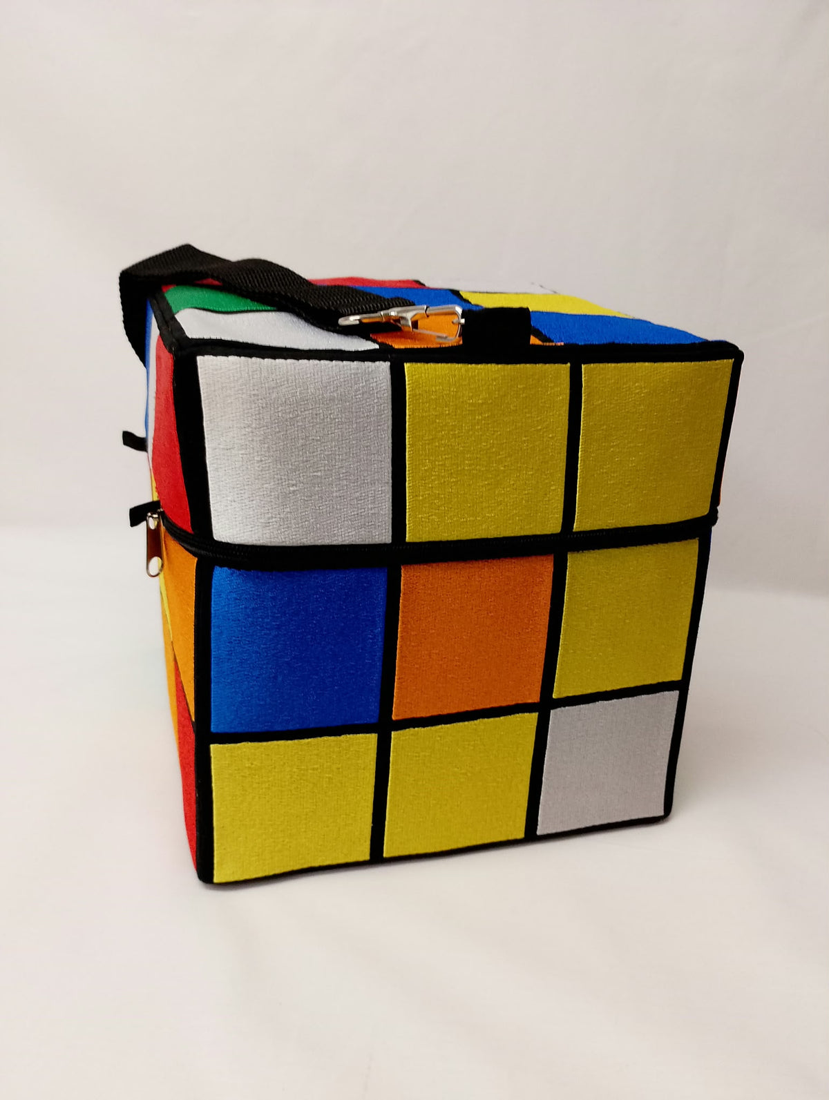 Sac Rubik's Cube ouvert – niveau inférieur spacieux